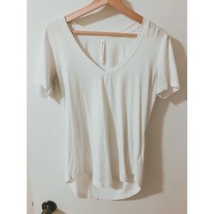 Aritzia - Babaton White V-Neck - Size S